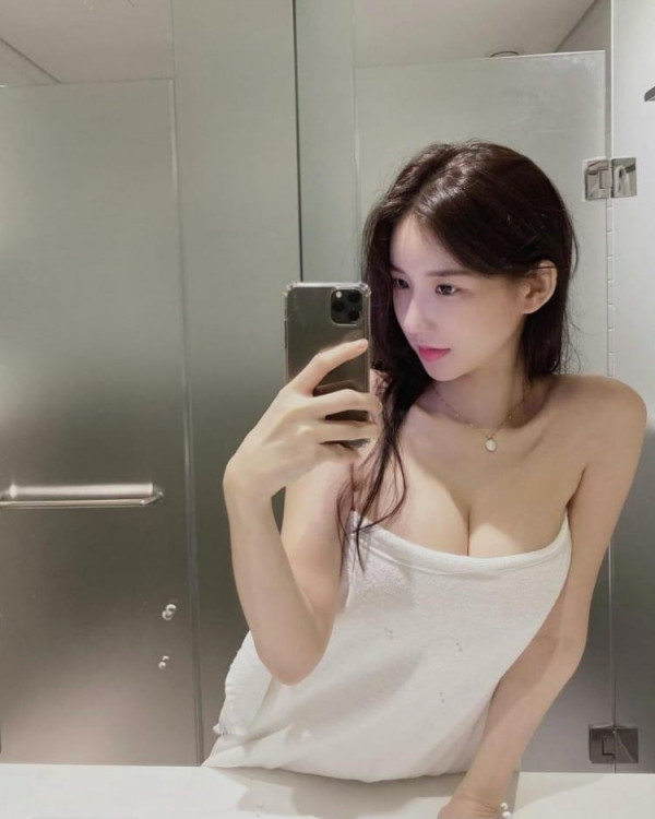 급딸주의 DJ 미유 원미령 섹스 블렉 레이스 슬립 위에서 본 가슴골