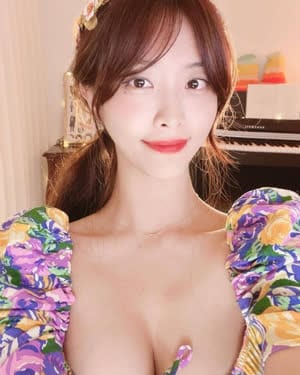 섹드립 트위치스트리머 미모 가슴골
