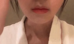 썸녀 목욕 가운 입은 문월 자기 가슴 주물럭
