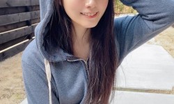 "주변에 아무도 없으니까 찌찌보여줘"